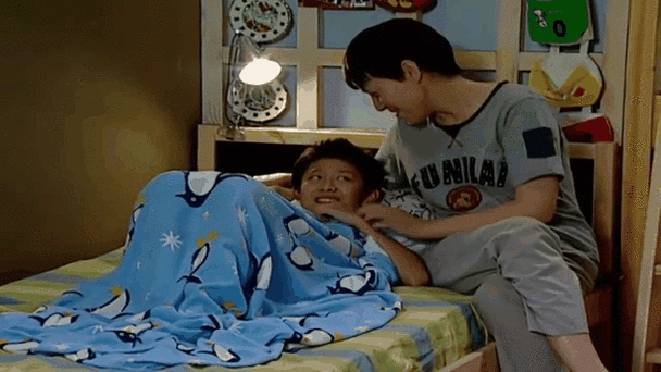 家有儿女:刘星看鬼片睡不着,刘梅讲鬼故事刺激,吓得他直哆嗦