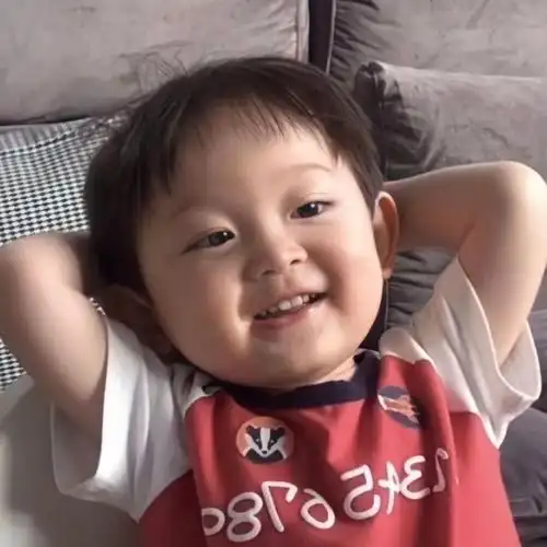 可爱的小男孩头像