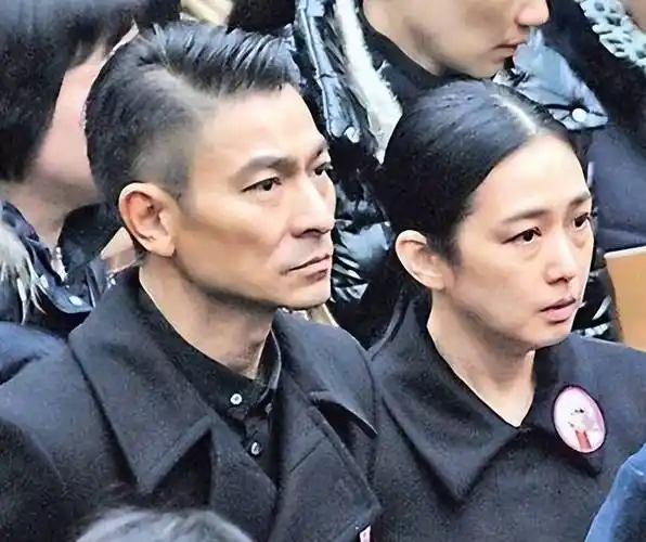 刘德华回应隐婚,上一代艺人结婚生孩子都不公布,没人说要公布_杨丽娟