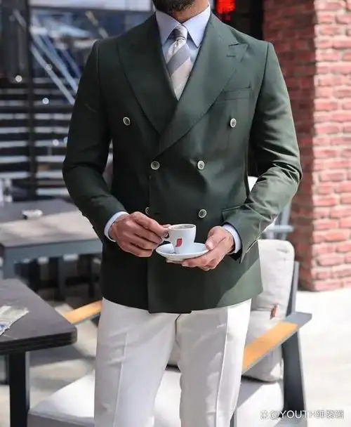 高管男士衣橱必备:8款高级定制西装搭配技巧
