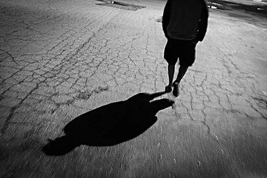 男人,走,沥青,夜晚,后视图,影子