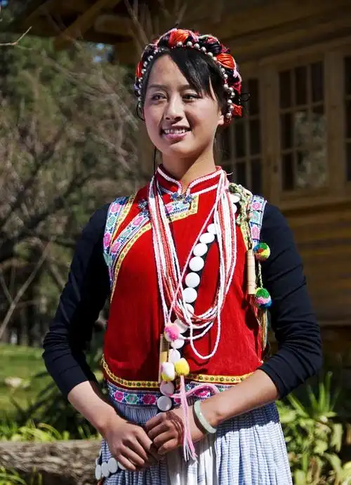 怒族美女图片 怒族民族服饰图片