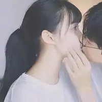 很浪漫的真人情侣一对两张接吻头像真实真人