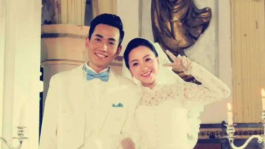 情定三生为阻止龙天泽出兵攻打清风山督军自缢在将军宝座