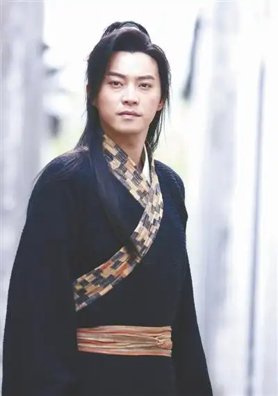 "白展堂"沙溢信报讯(记者唐雪薇)近日,电影版《武林外传》中沙溢扮演