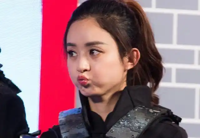 赵丽颖嘟嘴卖萌照合集,这么可爱真的好么?