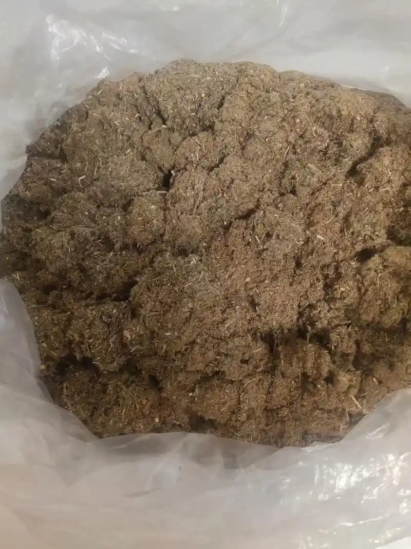 独家黑发秘方洗发水采用十几种天然植物中草药纯手工熬制而成不含任何