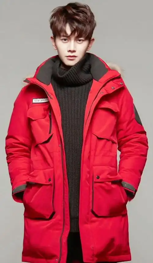 任嘉伦跟红色真的好搭呀,不愧是咱们的应援色,红红火火寓意贼好