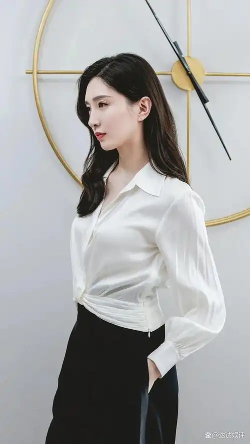 江疏影职场女神ol职业装穿搭气场强大