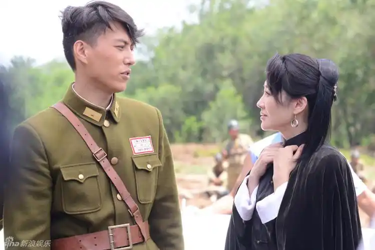 组图:抗战剧《来势凶猛》探班 许晴否认姐弟恋_高清图集_新浪网