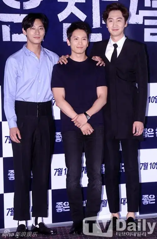 组图:《好朋友们》池城李光洙诠释最萌身高差_高清图集_新浪网