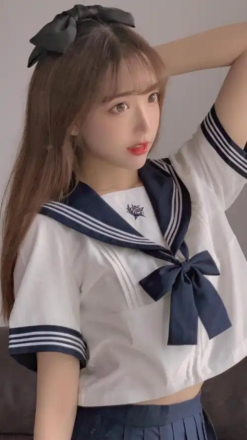 甜美少女水手服制服诱惑写真
