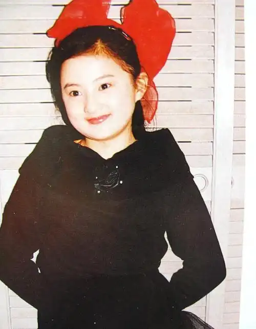 "小婉君"金铭被吐槽过气像大妈!是"童星陨落"吗?