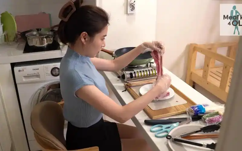 爱看韩国美女ol吃饭