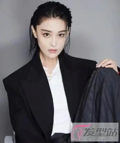 女生背头短发发型干练洒脱比男生还帅三分