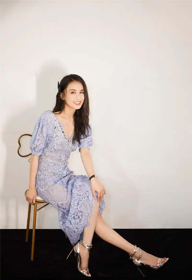 黄圣依镂空绣花裙写真图片56