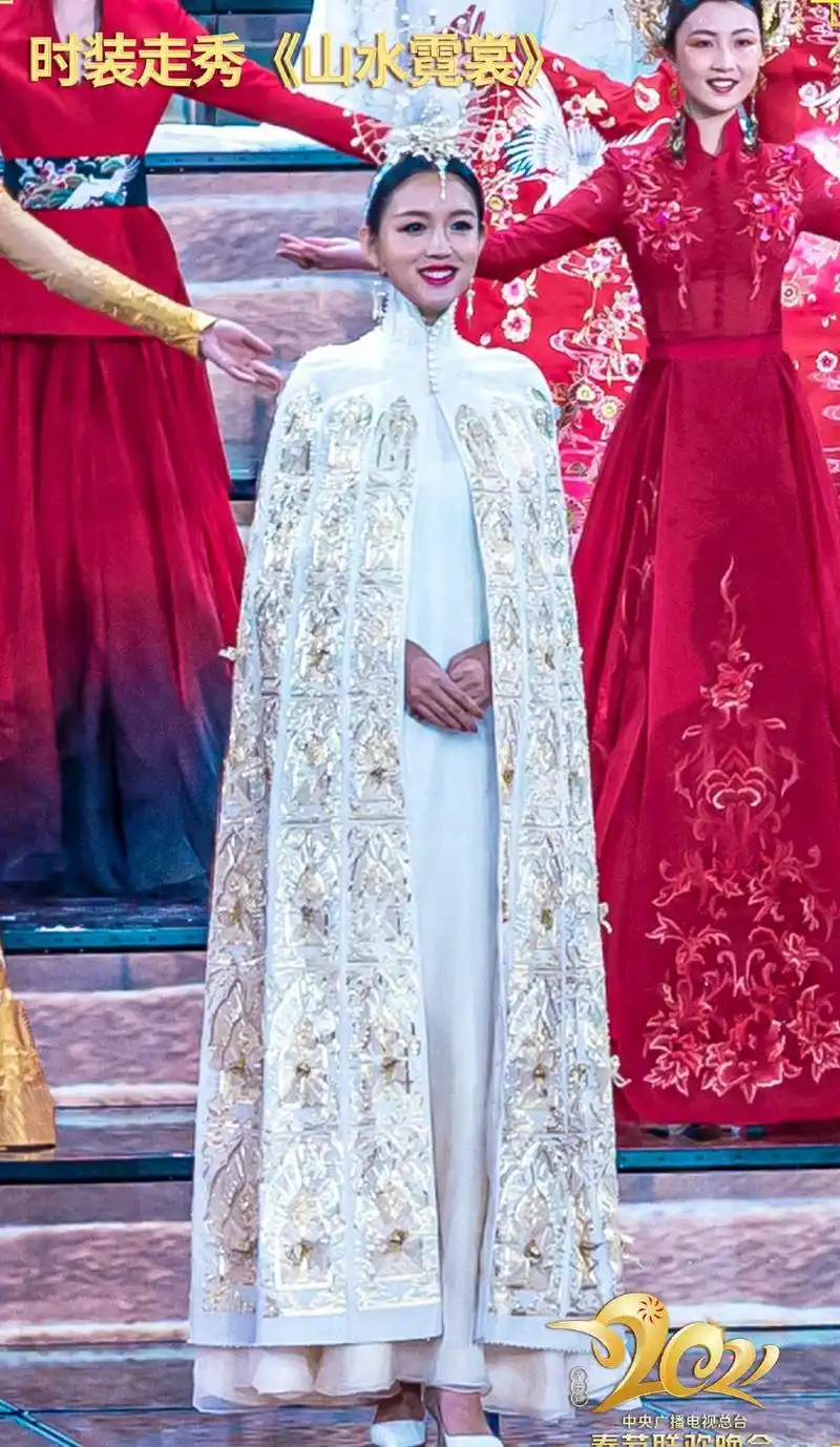 春晚盖娅传说的《山水霓裳》,为什么会引起大家的争议?