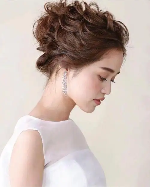 4种女士发型分享给大家,时尚有型还优雅,喜欢别错过