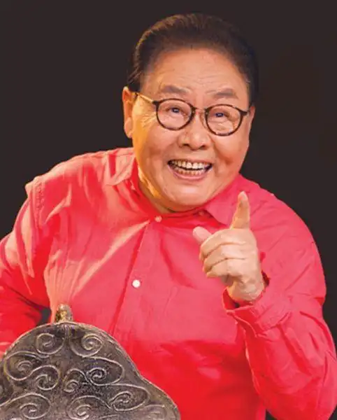 73岁猪八戒马德华与嫦娥恩爱多年他儿子也十分出色记得他吗