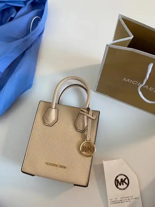 mk包包是什么档次牌子