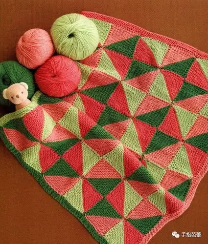 全手工棒针编织的童毯