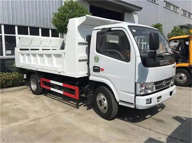 东风双排座自卸车