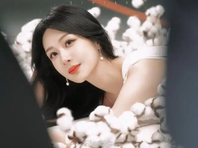 杨紫唐装侧颜路透##杨紫国色芳华最新路透图