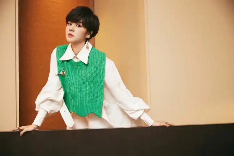 郁可唯短发甜酷飒爽写真图片67