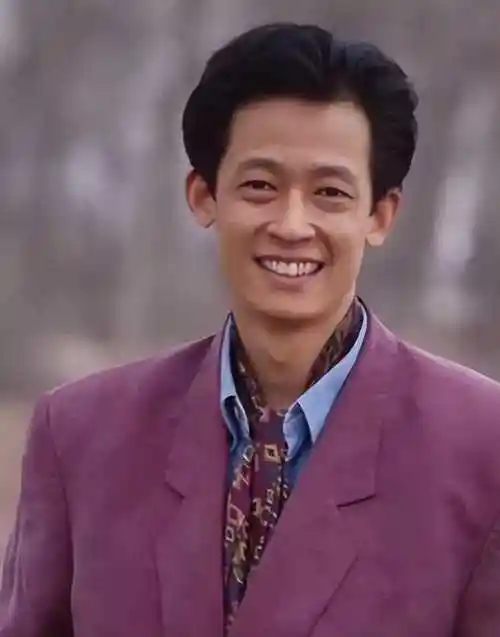 王志文年轻时算不算大帅哥?同学说没想过他能红,却成30年前顶