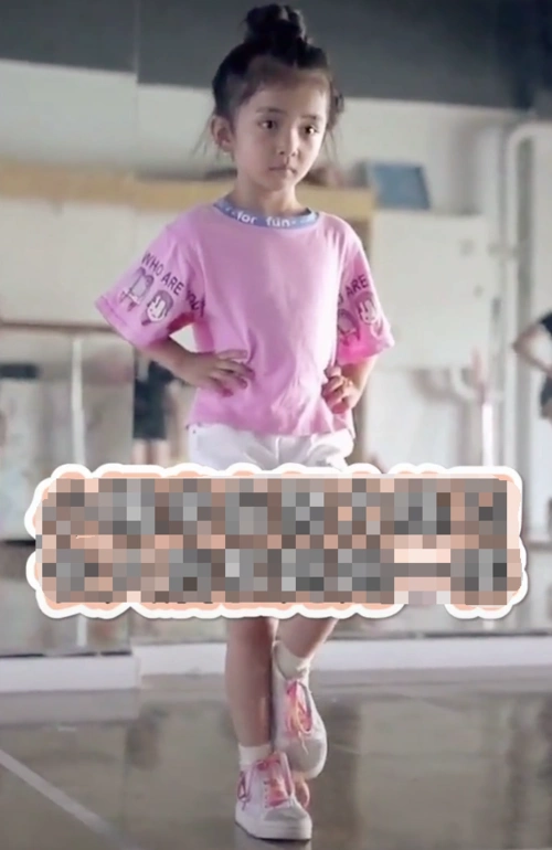 杨幂女儿小糯米颜值曝光,看到她现在的长相,怀疑自己的眼睛!