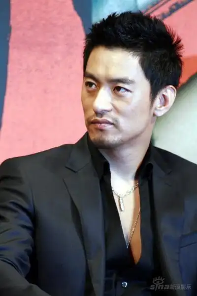 组图:韩剧《爱》发布会 朴时妍朱镇模情侣亮相