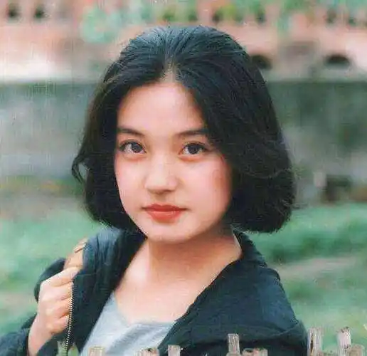 赵薇母亲晚年遭遇巨变儿子离婚女儿封杀丈夫因病去世