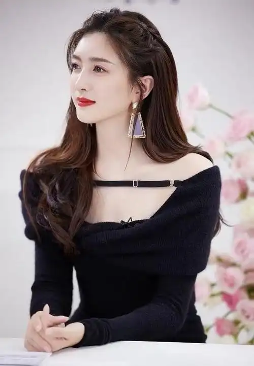 江疏影的时尚美照美丽动人魅力无限