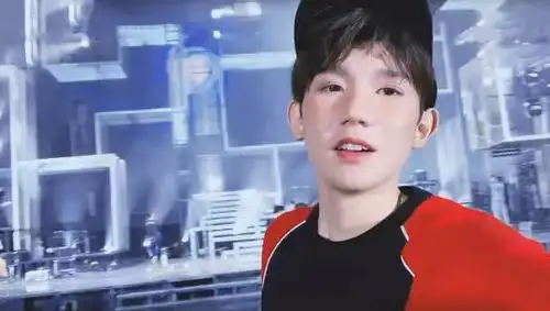 王源晒出"醉酒妆"照片,脸到鼻子泛出红晕,姐姐粉不淡定了!