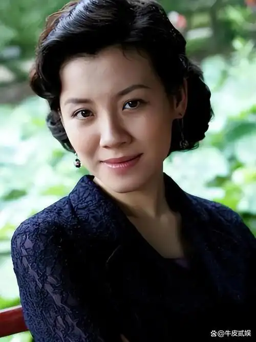 她与名导同居三年却惨遭抛弃,转身下嫁穷小子后,迎来人生圆满