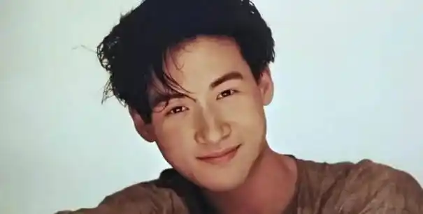 没想到张学友年轻时候也爱赌最后竟和哥哥断绝关系