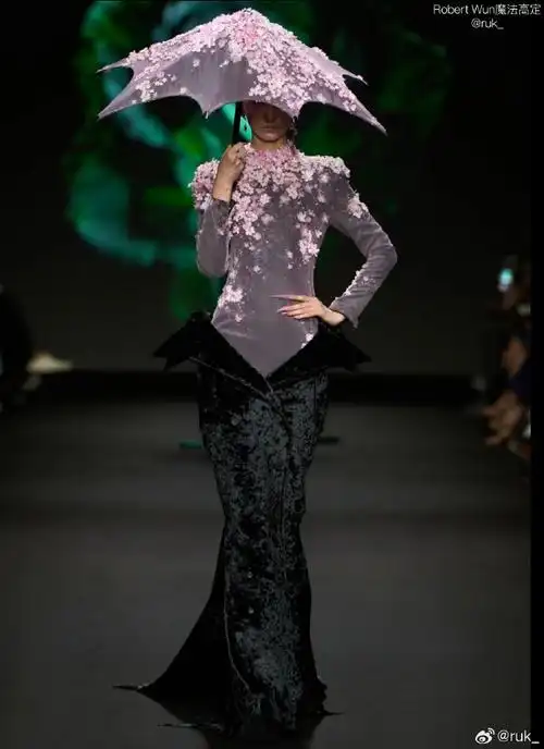 华人设计师震撼巴黎##巴黎时装周##ruk##亿点曝光