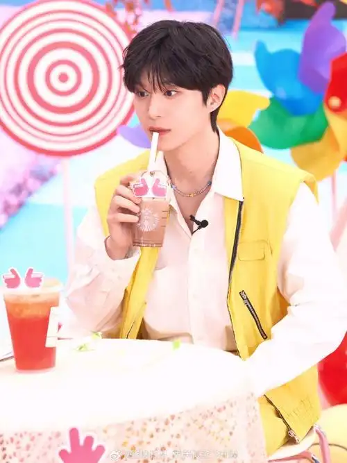 范丞丞中国移动明星来电代言人