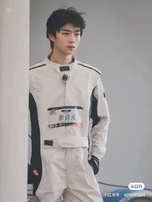 张嘉元保存的小元最新帅照08