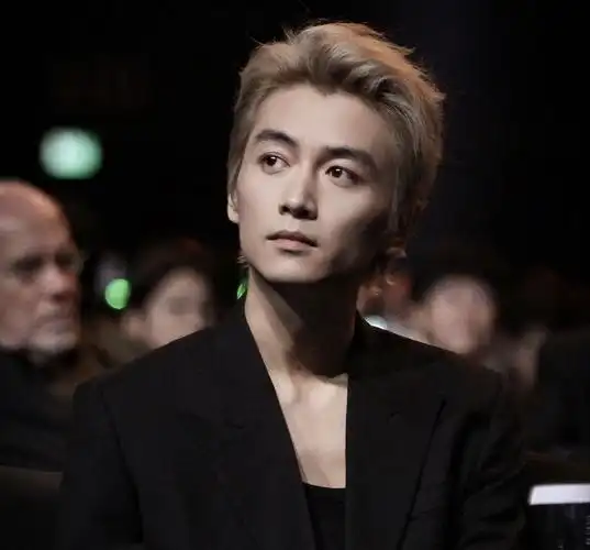 澳门这一夜,不走红毯的陈晓,让所有人见识到他在娱乐圈中的地位