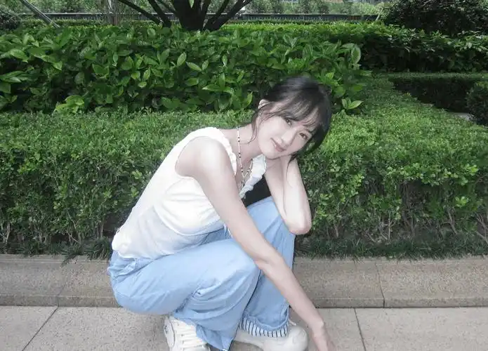 长达一年未拍戏的袁冰妍被央视网点名,名下公司全注销_明星_行为_琉璃