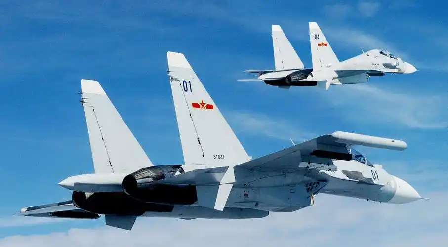 歼11bg战机公开亮相,300多架歼11b,战斗力提高多少倍?