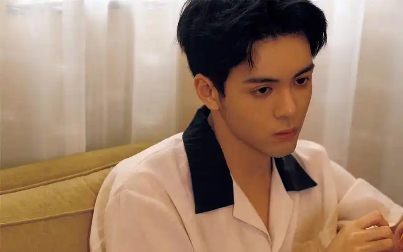 曾舜晞慵懒帅气写真图片桌面壁纸