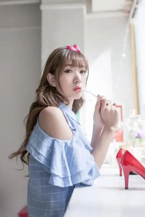 可爱女孩清纯写真甜美卖萌气质迷人