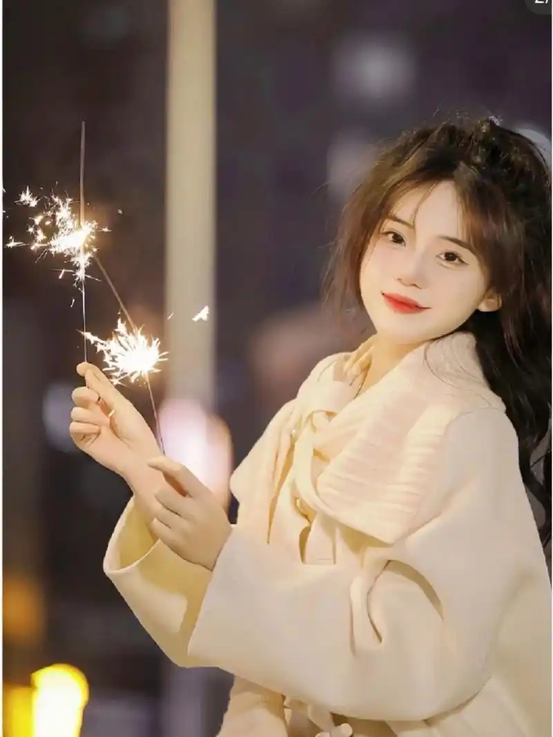 真人女壁纸来咯