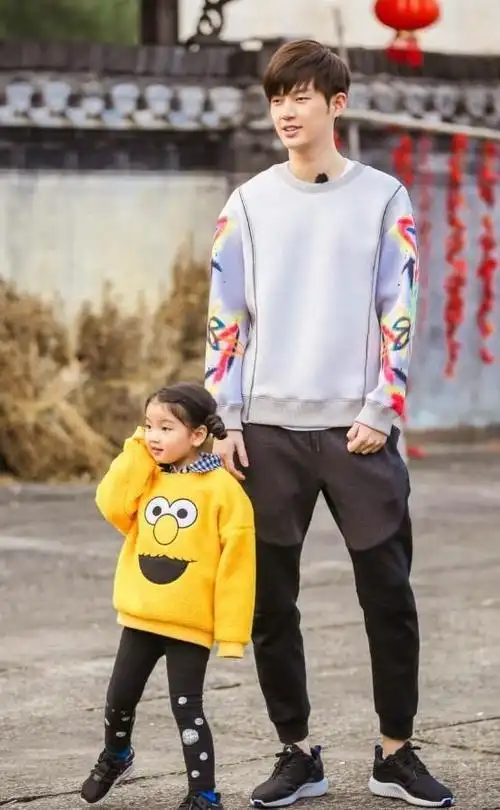 邓伦采访中吐露心声:孩子需要童年,不想她成为第二个阿拉蕾!