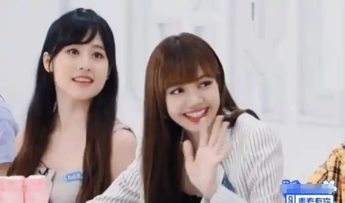 而在看到她这次的呆萌且紧张的表现后,在虞书欣推门进来的时候,蔡徐坤