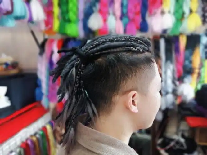 9090#今日发型  #发型分享  #编发  #脏辫  #非洲辫  #男生改造