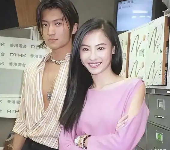 谢霆锋张柏芝关系的疑云重重,如今才明白,原来自作多情的不是她