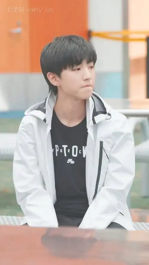 tfboys-王俊凯  #从开始到未来,只为王俊凯#王俊凯超话  cr